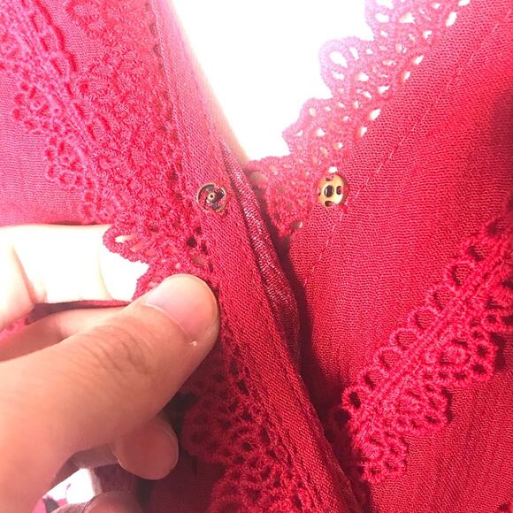 A14). American Rag Floral V-Neck Long Sleeves Blouse size Small - Picture 3 of 9